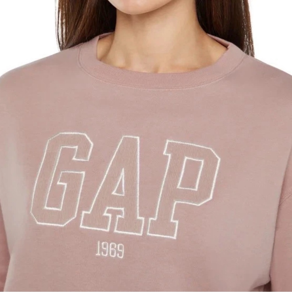 GAP Logo Crewneck Sweatshirt in Dusty Rose - Picture 3 of 5